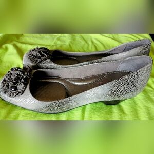 Women's shoes size 7 and 1/2 bandolino